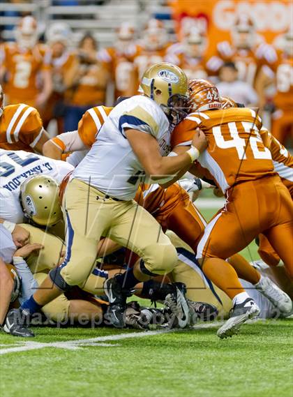 Thumbnail 2 in Eagle Pass vs. Edinburg North (UIL 5A Division 2 Bi-District Playoff) photogallery.