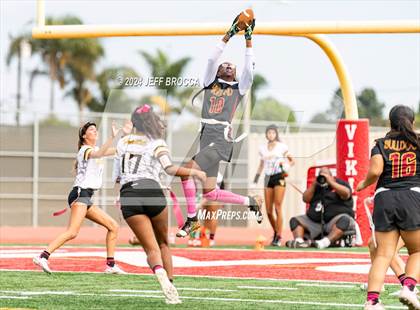 Thumbnail 2 in Highland vs. Ventura photogallery.