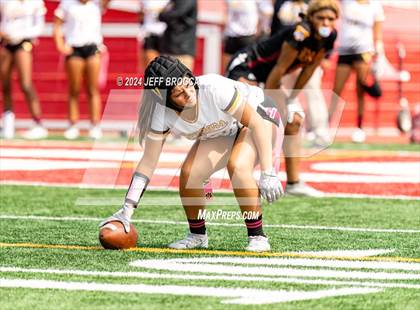 Thumbnail 2 in Highland vs. Ventura photogallery.