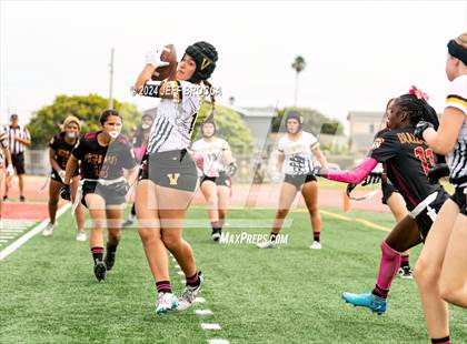 Thumbnail 2 in Highland vs. Ventura photogallery.