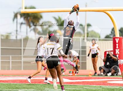Thumbnail 3 in Highland vs. Ventura photogallery.