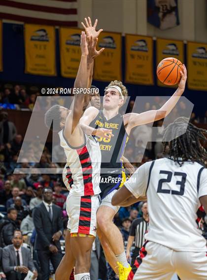 Thumbnail 3 in Long Island Lutheran vs Montverde Academy (Bob McKillop Invitational ) photogallery.