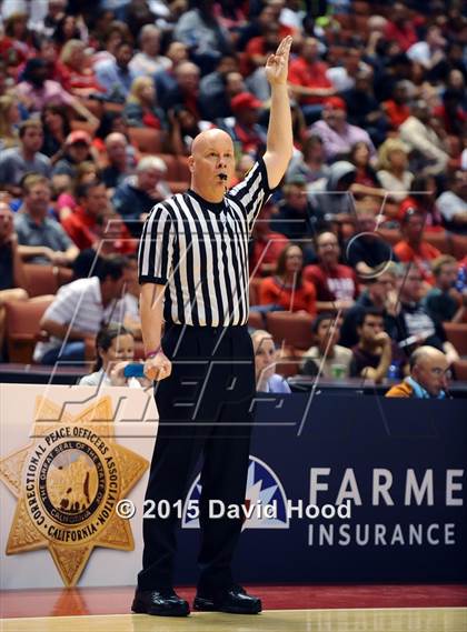 Thumbnail 2 in Village Christian vs. Great Oak (CIF SS D1AA Final) photogallery.