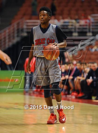 Thumbnail 3 in Village Christian vs. Great Oak (CIF SS D1AA Final) photogallery.