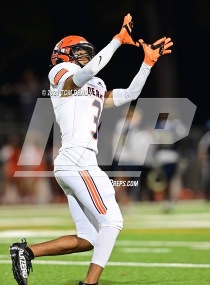Thumbnail 3 in Klein Collins vs. Bridgeland (UIL Bi-District Playoffs) photogallery.