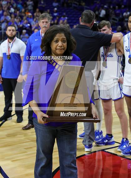Thumbnail 3 in Hooks vs. Hitchcock (UIL 3A Basketball State Semifinal Medal Ceremony) photogallery.