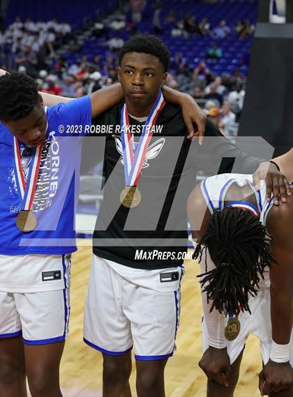 Thumbnail 2 in Hooks vs. Hitchcock (UIL 3A Basketball State Semifinal Medal Ceremony) photogallery.