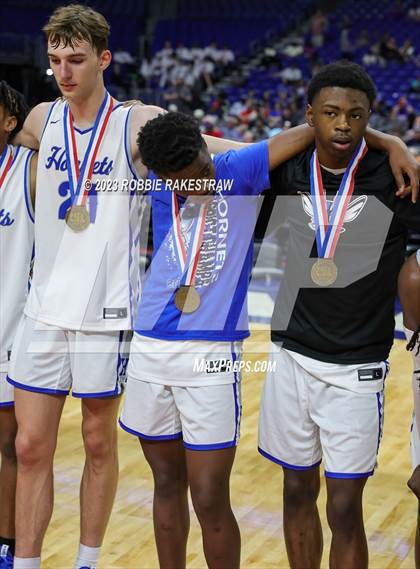 Thumbnail 1 in Hooks vs. Hitchcock (UIL 3A Basketball State Semifinal Medal Ceremony) photogallery.