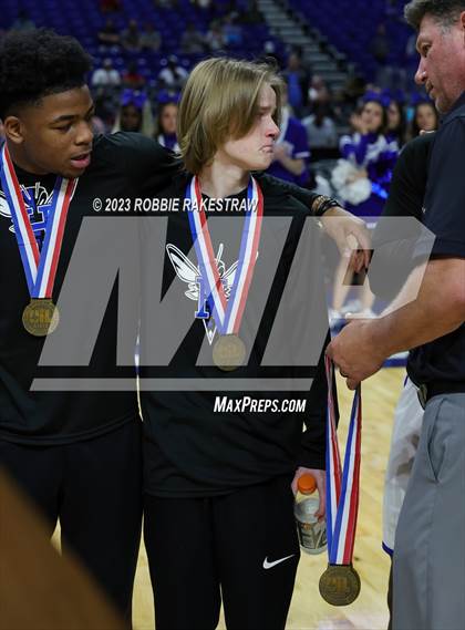 Thumbnail 2 in Hooks vs. Hitchcock (UIL 3A Basketball State Semifinal Medal Ceremony) photogallery.