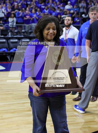 Thumbnail 1 in Hooks vs. Hitchcock (UIL 3A Basketball State Semifinal Medal Ceremony) photogallery.