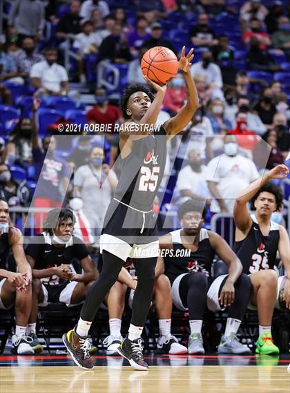 Thumbnail 2 in Beaumont United vs. Kimball (UIL 5A State Championship) photogallery.