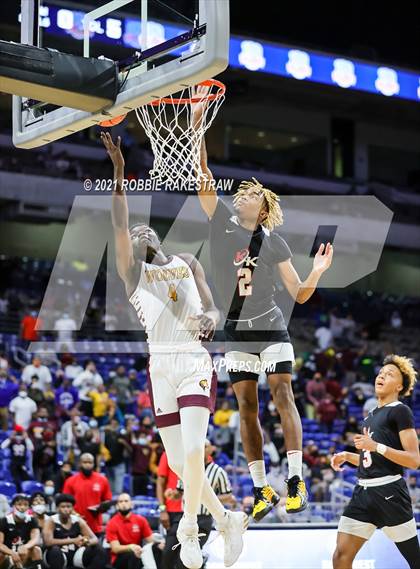 Thumbnail 2 in Beaumont United vs. Kimball (UIL 5A State Championship) photogallery.