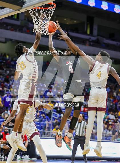 Thumbnail 2 in Beaumont United vs. Kimball (UIL 5A State Championship) photogallery.