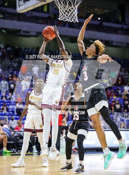 Thumbnail 3 in Beaumont United vs. Kimball (UIL 5A State Championship) photogallery.
