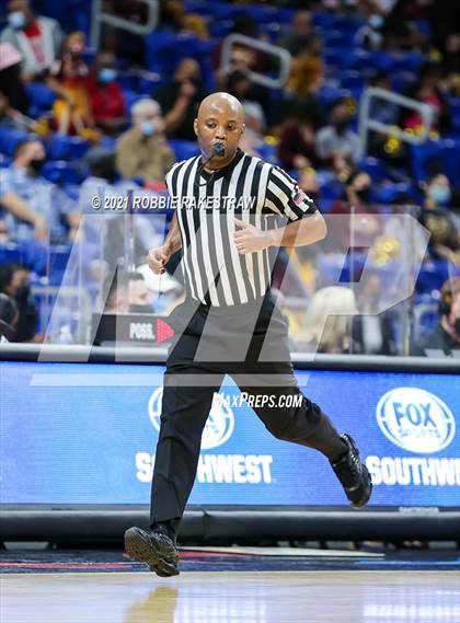 Thumbnail 3 in Beaumont United vs. Kimball (UIL 5A State Championship) photogallery.