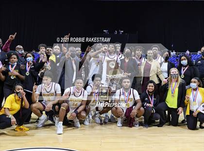 Thumbnail 2 in Beaumont United vs. Kimball (UIL 5A State Championship) photogallery.