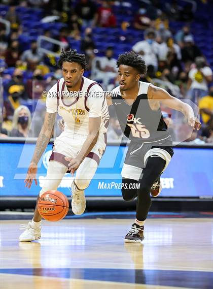 Thumbnail 1 in Beaumont United vs. Kimball (UIL 5A State Championship) photogallery.