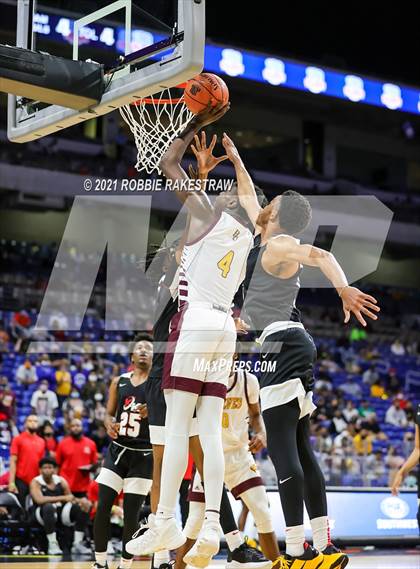 Thumbnail 2 in Beaumont United vs. Kimball (UIL 5A State Championship) photogallery.