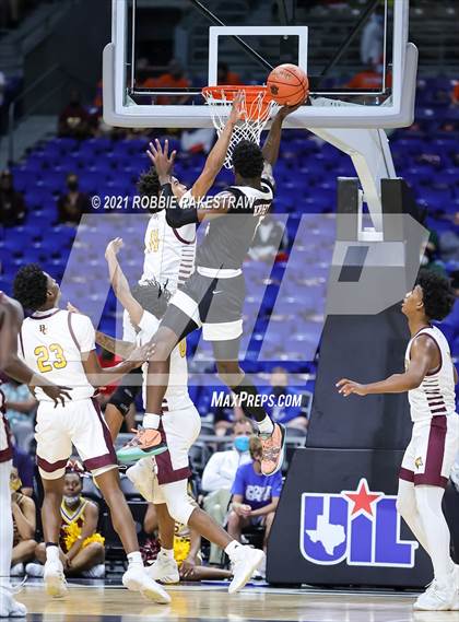 Thumbnail 2 in Beaumont United vs. Kimball (UIL 5A State Championship) photogallery.