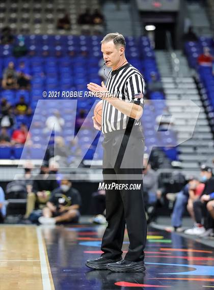Thumbnail 2 in Beaumont United vs. Kimball (UIL 5A State Championship) photogallery.