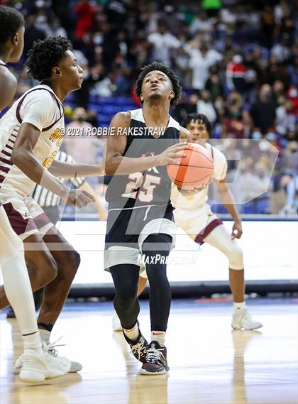Thumbnail 2 in Beaumont United vs. Kimball (UIL 5A State Championship) photogallery.