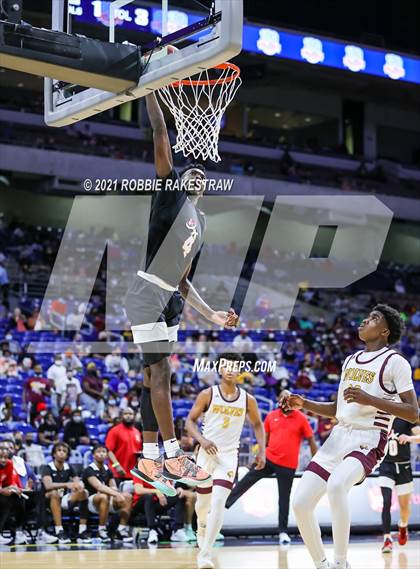 Thumbnail 2 in Beaumont United vs. Kimball (UIL 5A State Championship) photogallery.