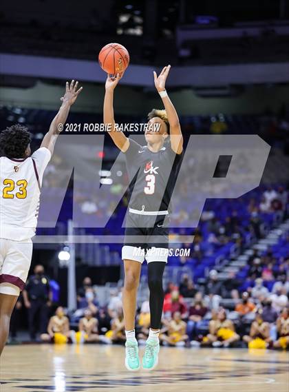 Thumbnail 2 in Beaumont United vs. Kimball (UIL 5A State Championship) photogallery.