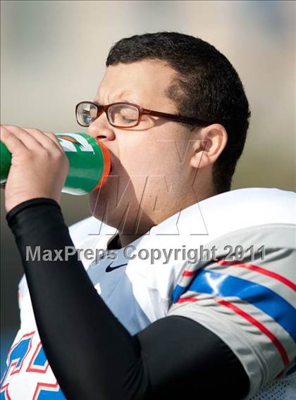 Thumbnail 3 in Curie vs. Maine South photogallery.