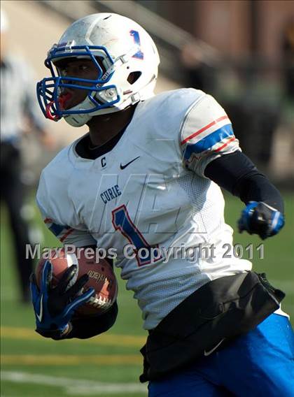 Thumbnail 1 in Curie vs. Maine South photogallery.