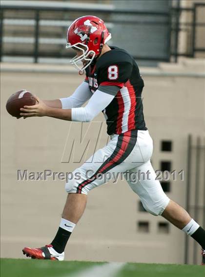 Thumbnail 3 in Curie vs. Maine South photogallery.
