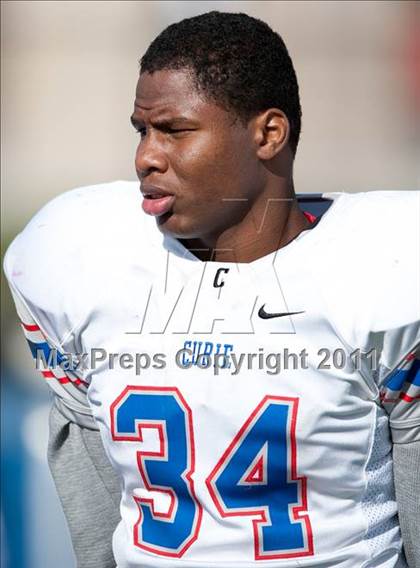 Thumbnail 3 in Curie vs. Maine South photogallery.