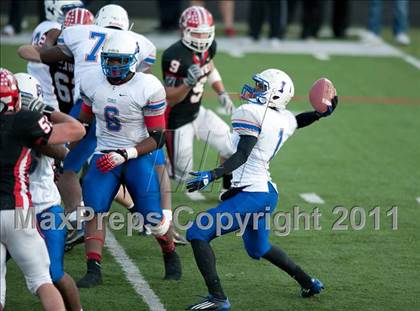 Thumbnail 2 in Curie vs. Maine South photogallery.