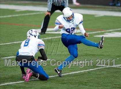 Thumbnail 3 in Curie vs. Maine South photogallery.