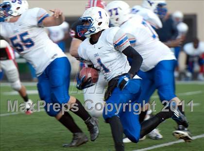 Thumbnail 1 in Curie vs. Maine South photogallery.
