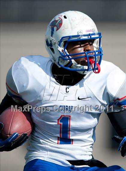 Thumbnail 3 in Curie vs. Maine South photogallery.