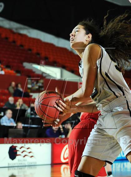Thumbnail 2 in Paola vs. Tonganoxie (KSHSAA 4A 1st Round) photogallery.