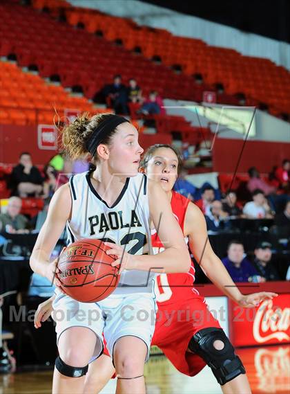 Thumbnail 2 in Paola vs. Tonganoxie (KSHSAA 4A 1st Round) photogallery.
