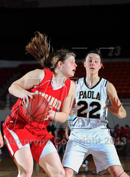 Thumbnail 2 in Paola vs. Tonganoxie (KSHSAA 4A 1st Round) photogallery.