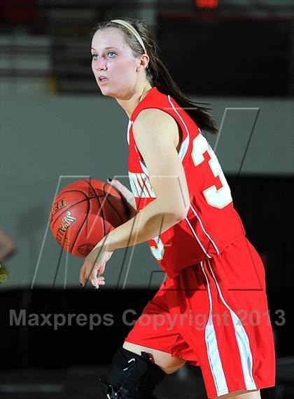 Thumbnail 3 in Paola vs. Tonganoxie (KSHSAA 4A 1st Round) photogallery.