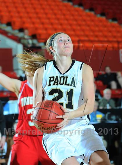 Thumbnail 1 in Paola vs. Tonganoxie (KSHSAA 4A 1st Round) photogallery.