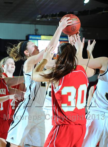 Thumbnail 2 in Paola vs. Tonganoxie (KSHSAA 4A 1st Round) photogallery.