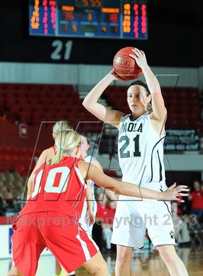 Thumbnail 3 in Paola vs. Tonganoxie (KSHSAA 4A 1st Round) photogallery.
