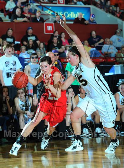Thumbnail 3 in Paola vs. Tonganoxie (KSHSAA 4A 1st Round) photogallery.