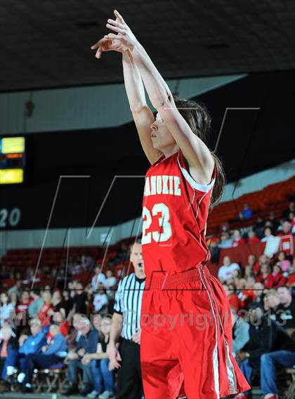 Thumbnail 2 in Paola vs. Tonganoxie (KSHSAA 4A 1st Round) photogallery.