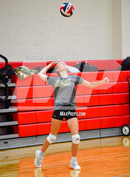 Thumbnail 3 in Columbus vs Giddings (Scrimmage) photogallery.