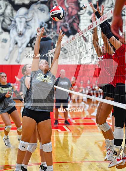 Thumbnail 2 in Columbus vs Giddings (Scrimmage) photogallery.