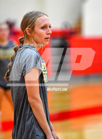 Thumbnail 1 in Columbus vs Giddings (Scrimmage) photogallery.