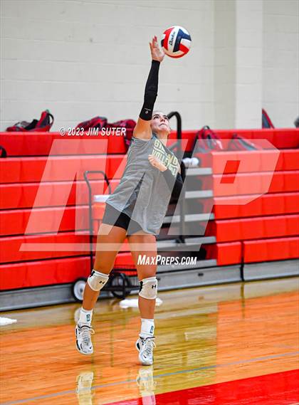 Thumbnail 2 in Columbus vs Giddings (Scrimmage) photogallery.