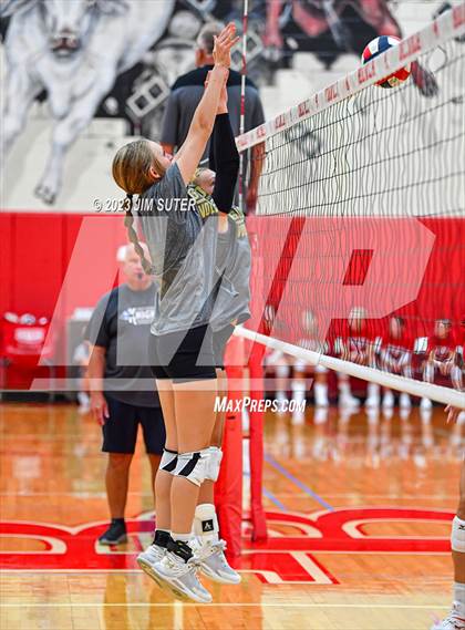 Thumbnail 1 in Columbus vs Giddings (Scrimmage) photogallery.
