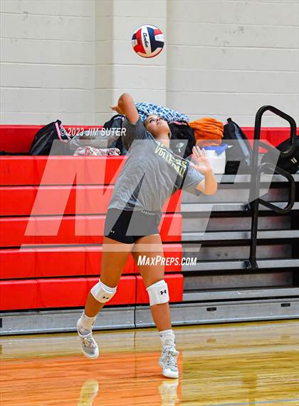 Thumbnail 3 in Columbus vs Giddings (Scrimmage) photogallery.